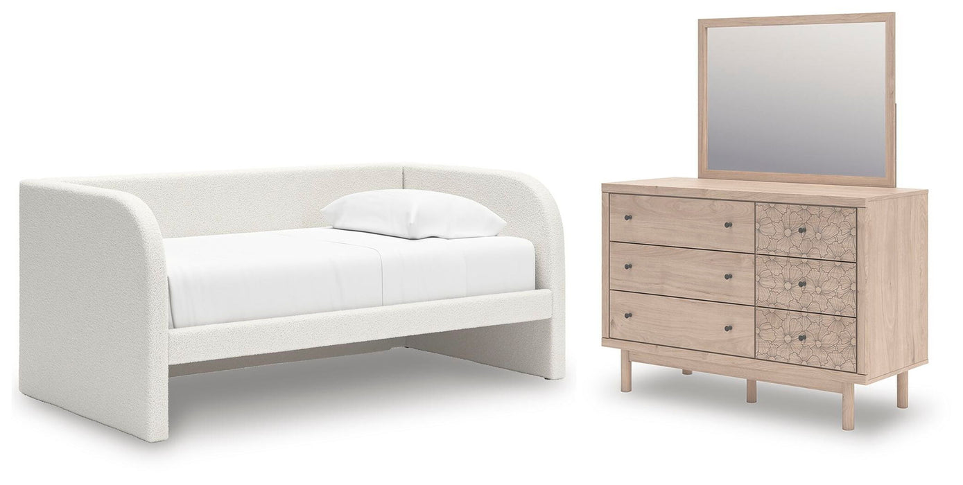 Arloster - Upholstered Day Bed Set