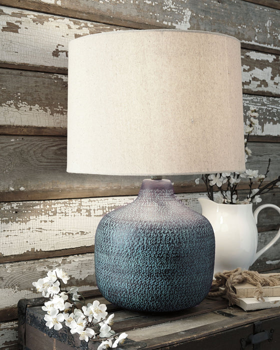 Malthace - Patina - Metal Table Lamp