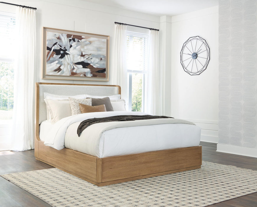 Pamaria - Upholstered Bed